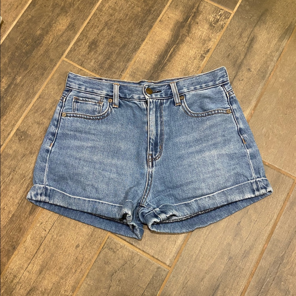AE Mom Short